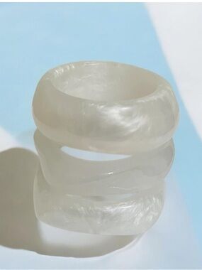 🔥🔥🆕Set of 3 White Resin Bangle Bracelets